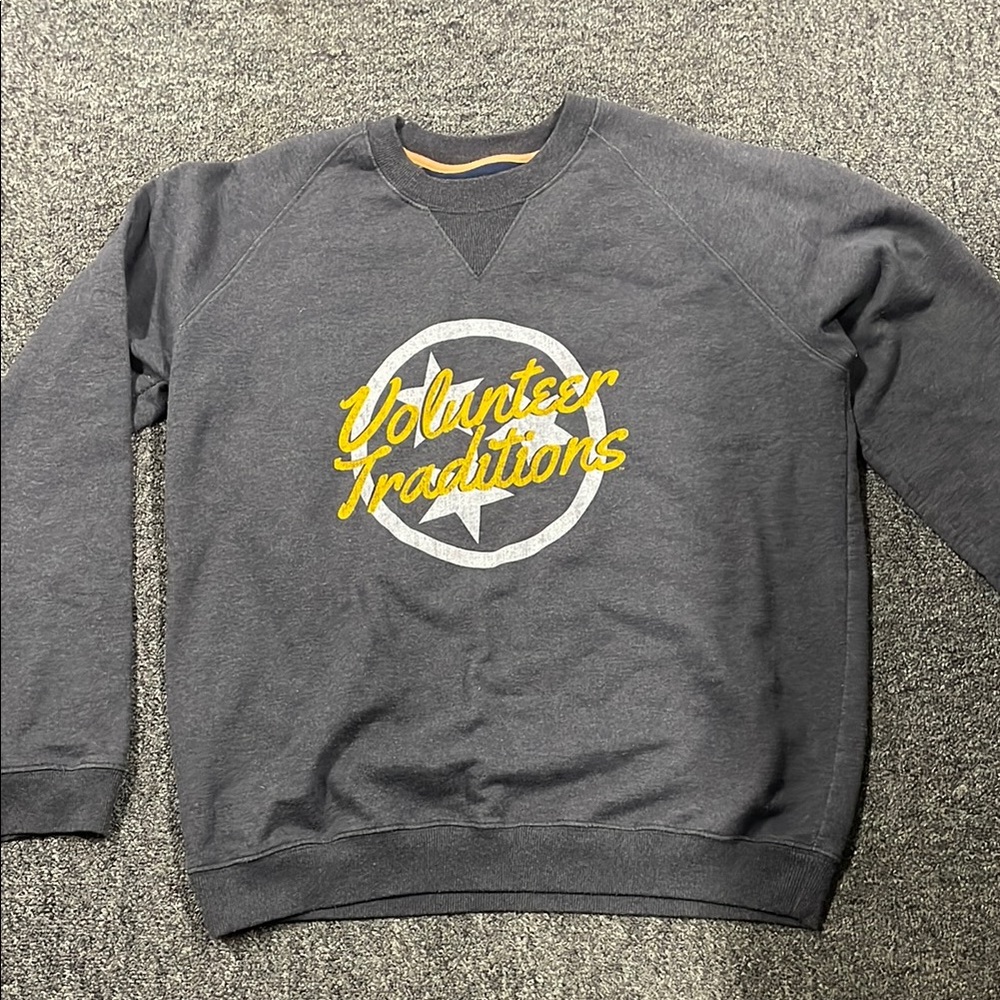 Medium Volunteer Traditions Sweatshirt